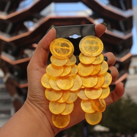 New Natural Shell yellow Deco Chandelier Earrings - Picture 4 of 7